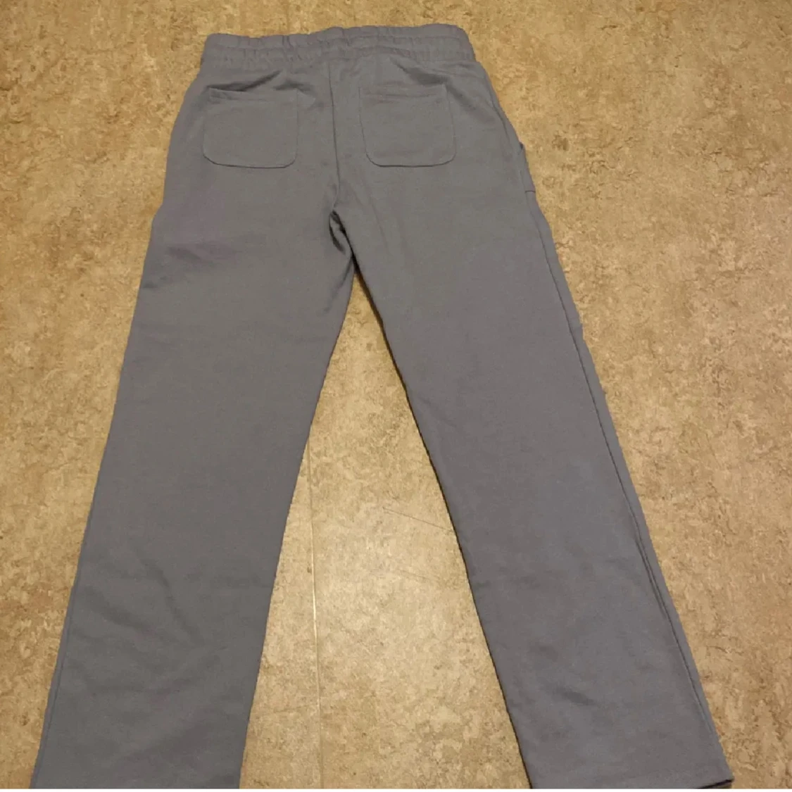 Grå mjukisbyxor med snörning - 1