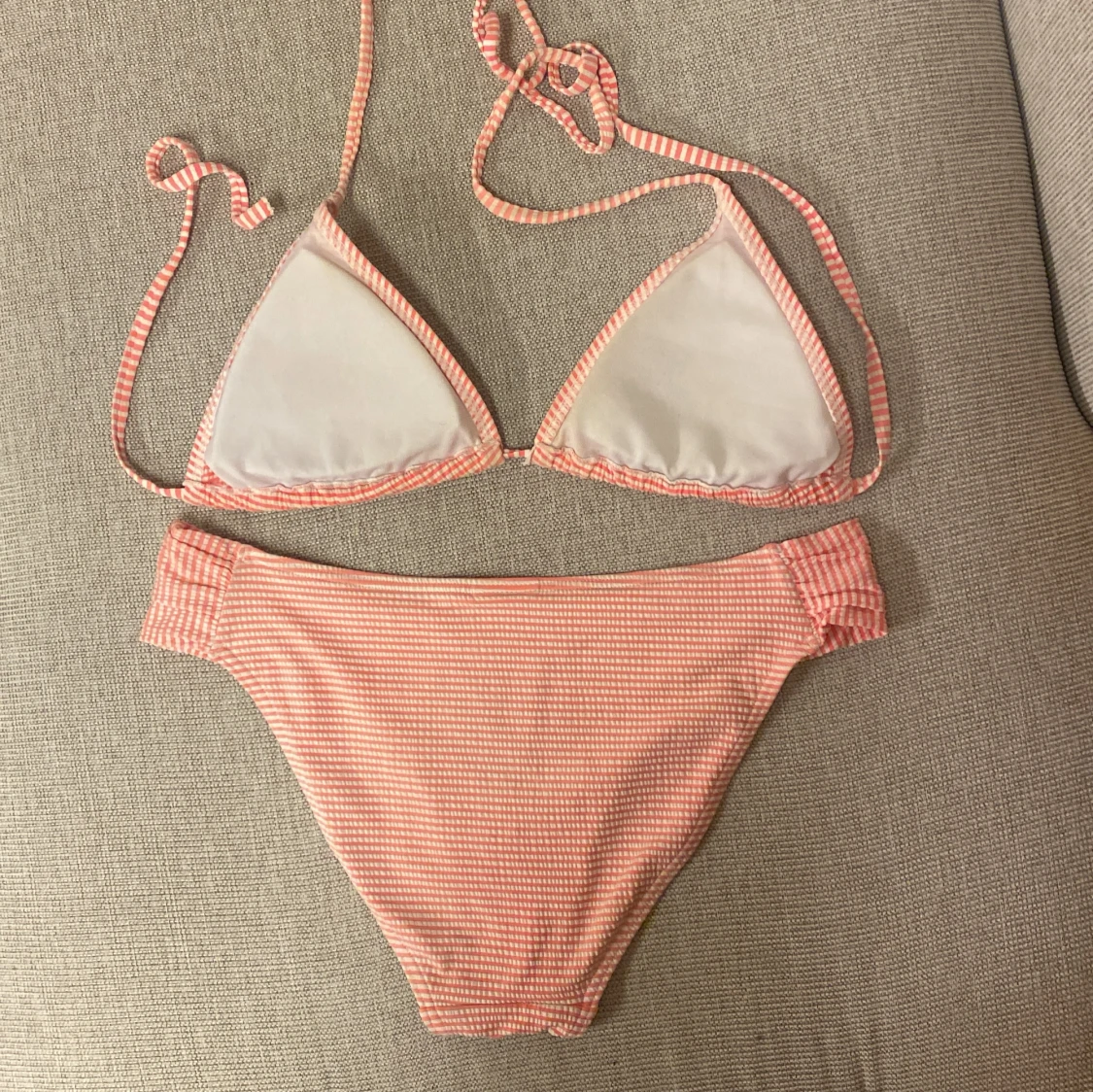 Rosa- och vitrandig bikini med snören - 2