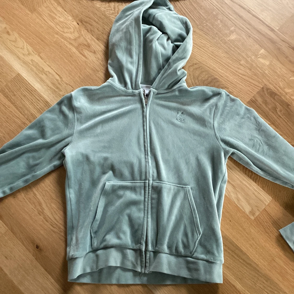 Mintgrön Juicy Couture hoodie och byxor  - 3