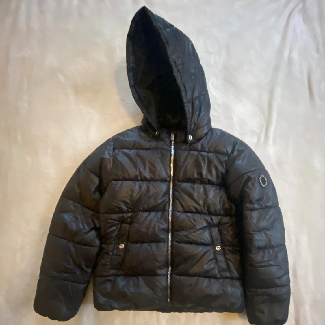 Svart pufferjacka från ONLY med huva - 2