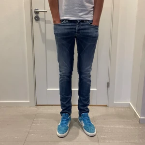 Dondup George Jeans  - Dondup George Jeans, mått: 38,5 cm midja och 106 cm längd. Skriv för fler bilder/frågor🙌🏼