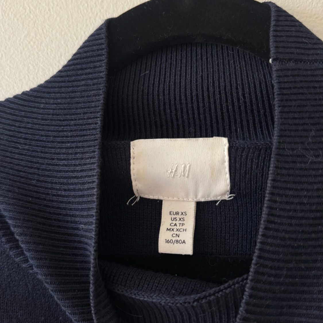 Randig polotröja från H&M i marinblått - 1