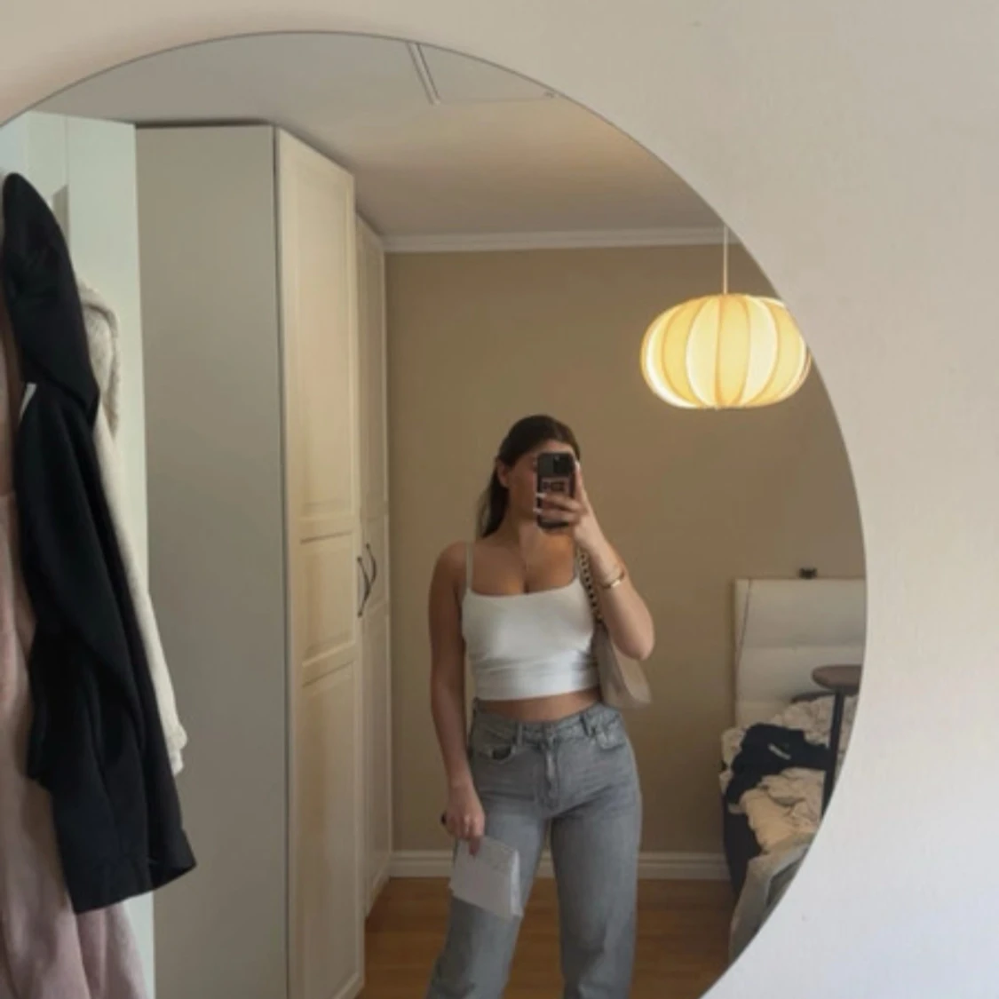 Gråa straight jeans från Perfect Jeans Gina tricot