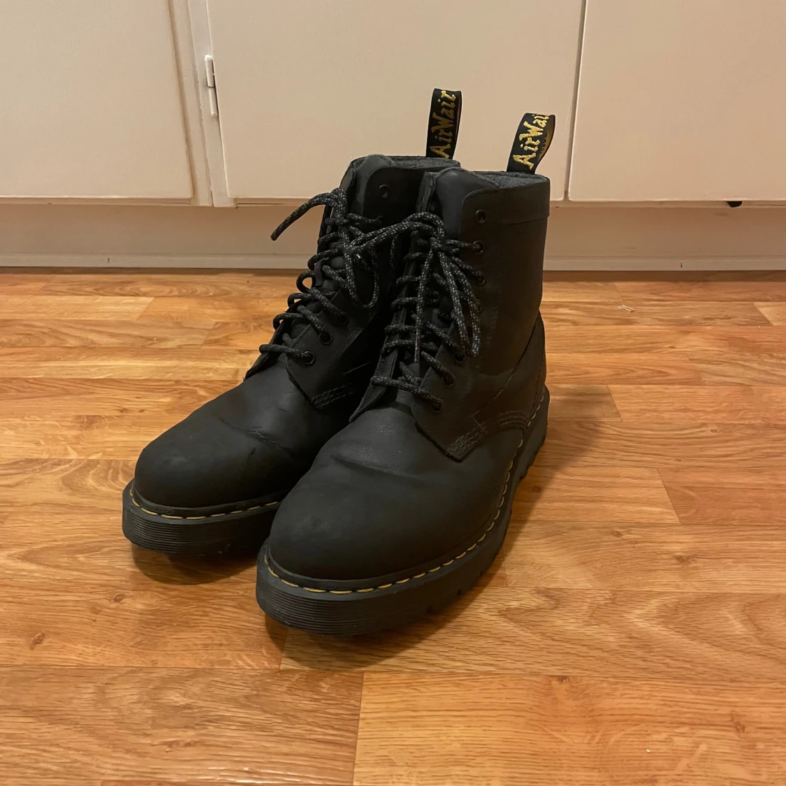 Dr. Martens boots i skinn