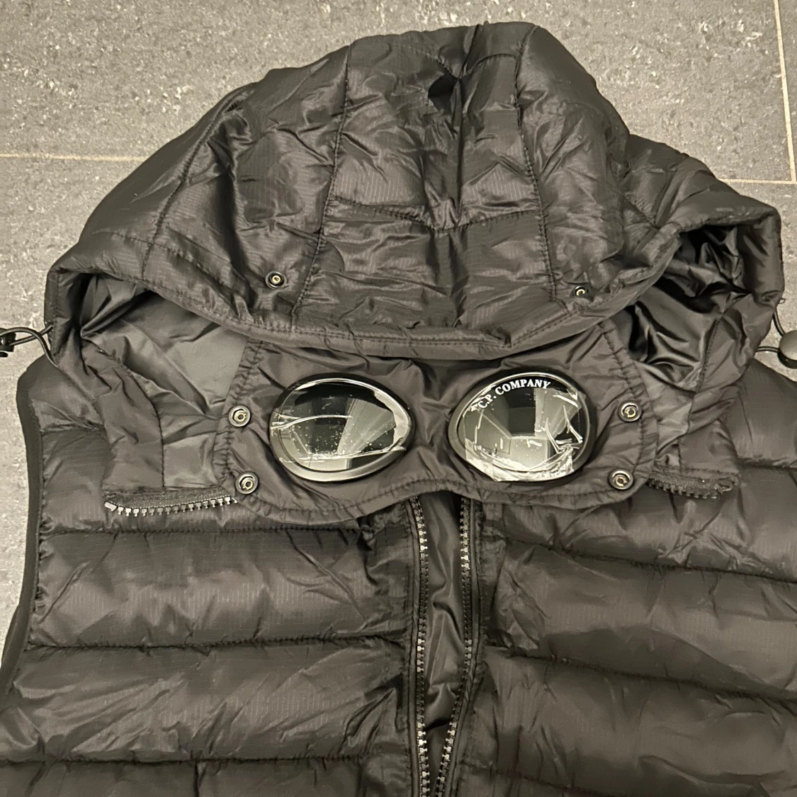 Svart dunväst från C.P. Company - 1