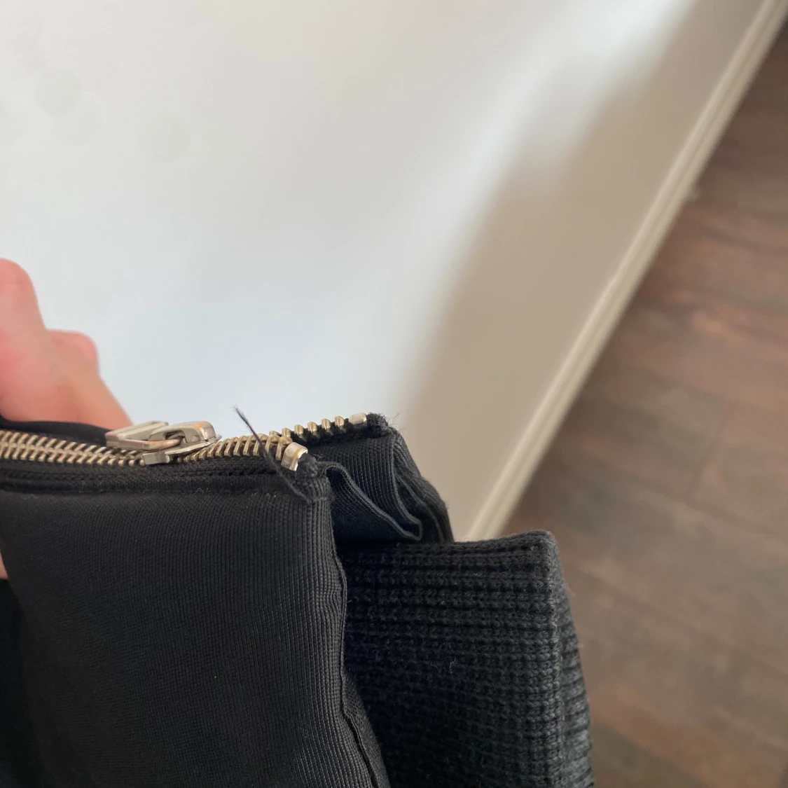 Svart dunjacka med päls från Moose Knuckles - 2