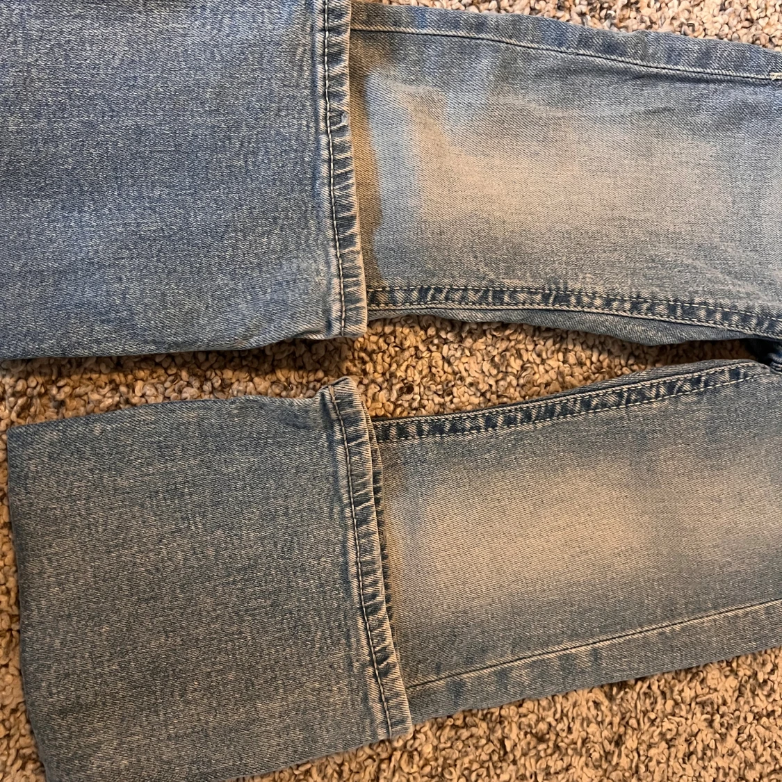 Ljusblåa jeans från Gina  - 4