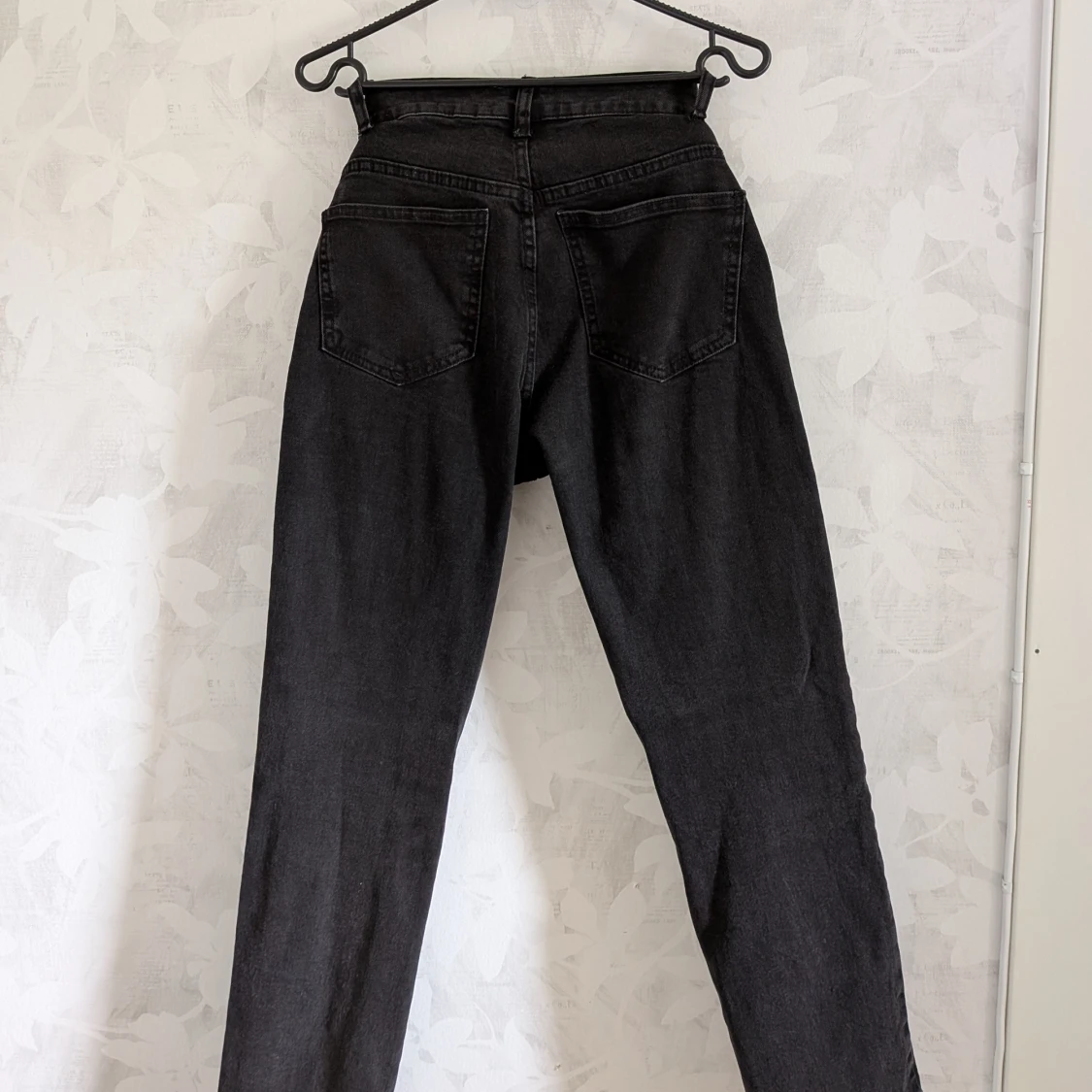 Svarta raka  jeans  - 1