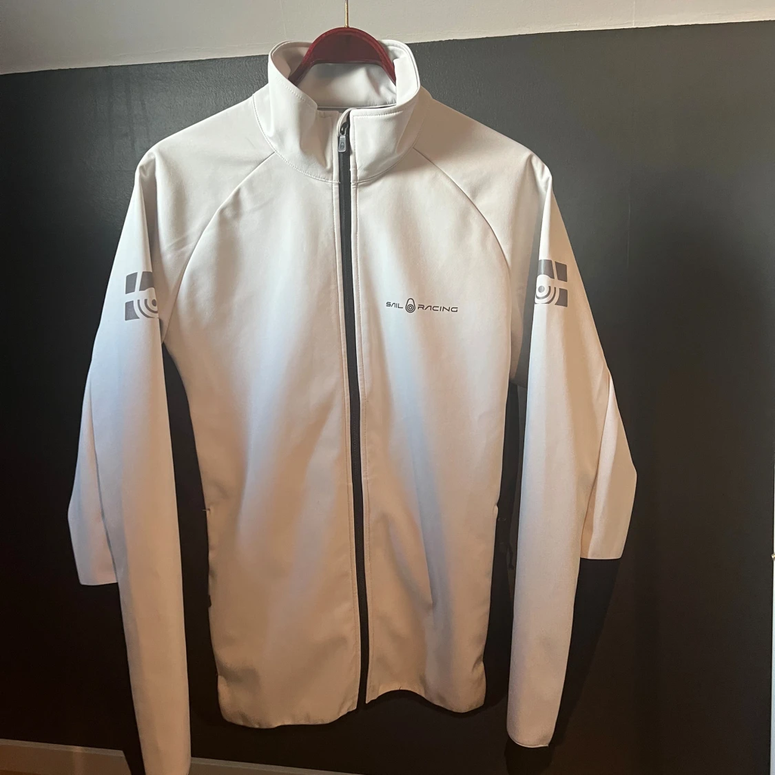 Vit vindjacka från Sail Racing  - 3