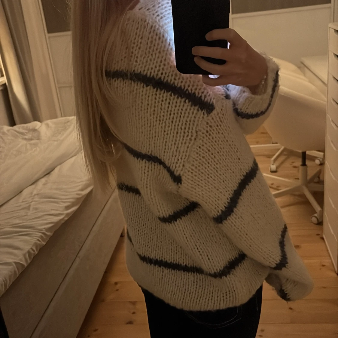 Vit stickad randig tröja - 1