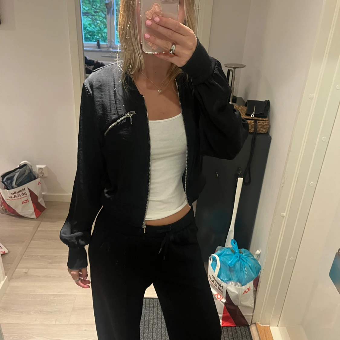 Svart kofta  med dragkedja - 1