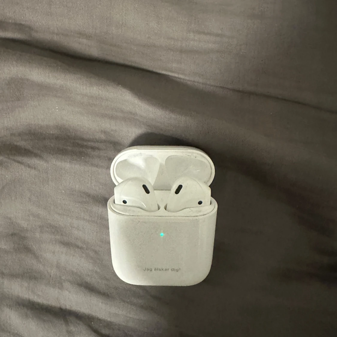 Apple AirPods (2nd generation)