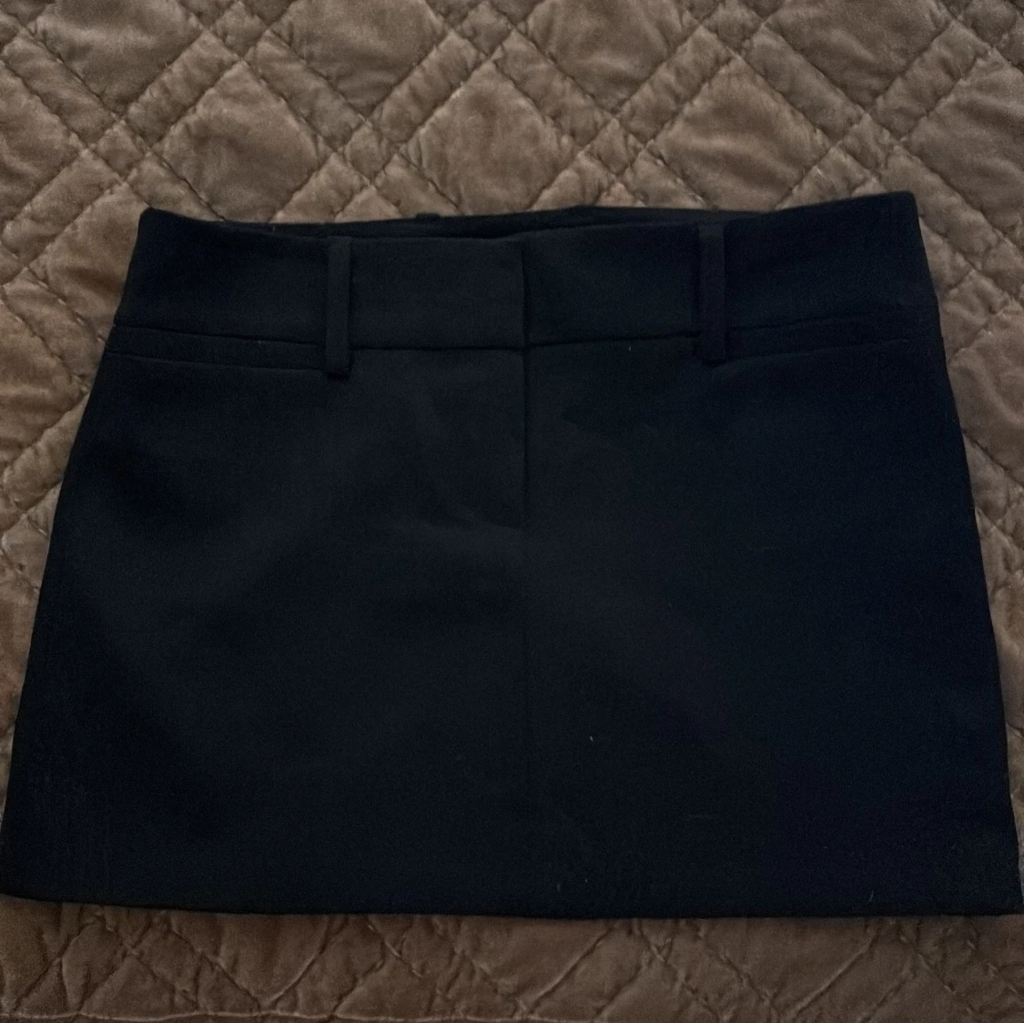 Svart kortkjol från Zara