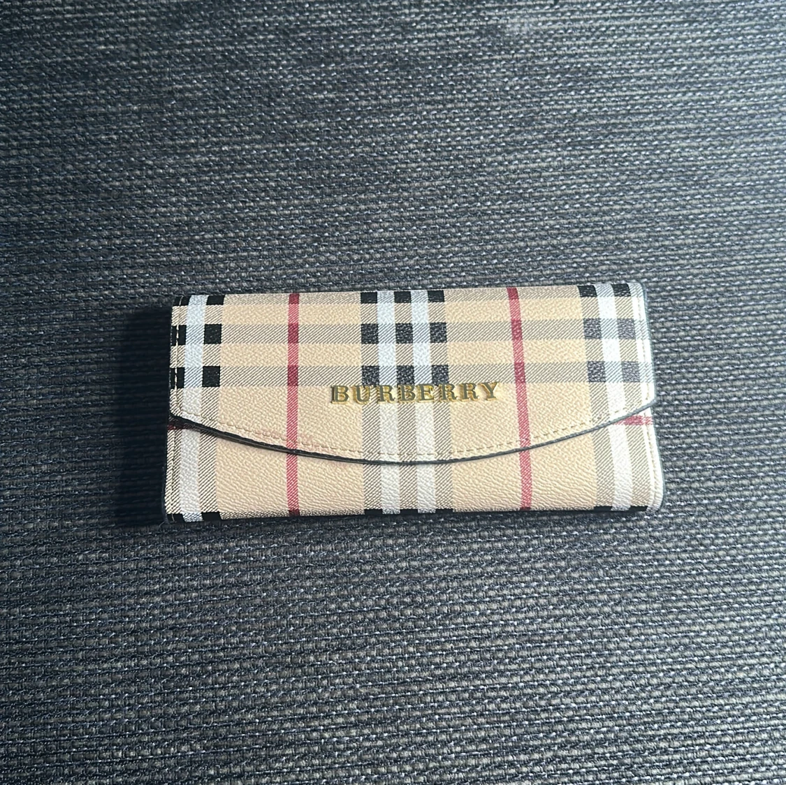 Rutig plånbok från Burberry