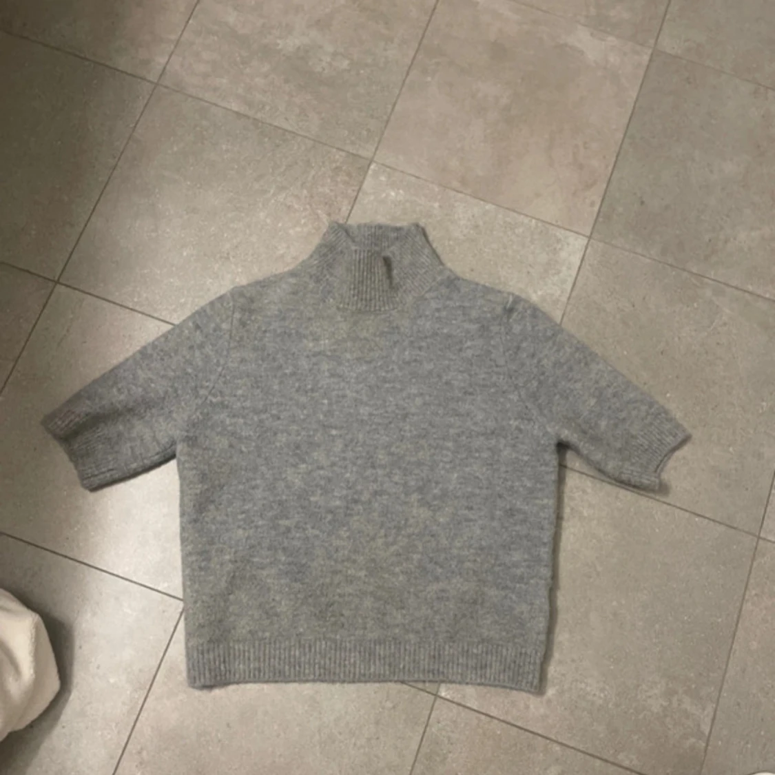 Grå polotröja från Zara, kort ärm - 3