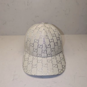 GG keps - Helt ny GG keps limited edition, storlek S, dustbag samt tags medföljer 