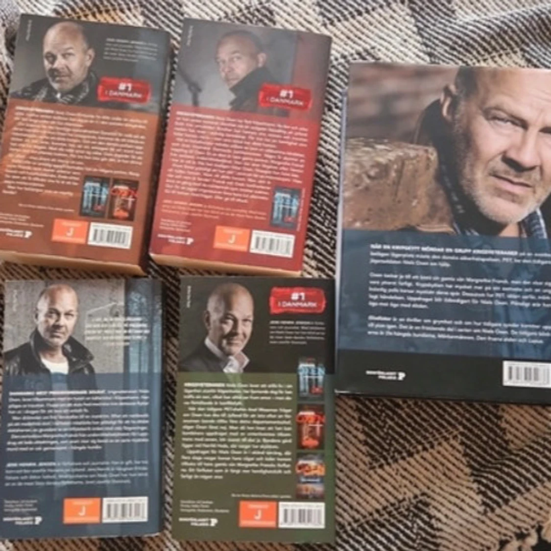 Oxen-serien: De hängda hundarna, Mörkermännen, Den frusna elden, Lupus, Gladiator - 1