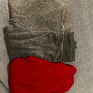 Mjukisbyxor storlek 100-104 -  ⚪️Barn som använt så skavanker finns alltid⚪️blandat skick därav priset