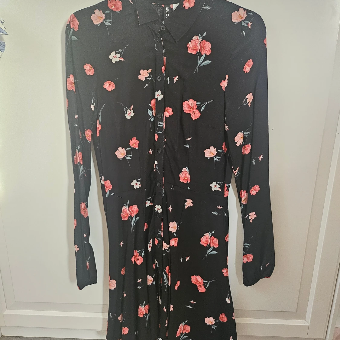 Svart blommig långklänning H&M - 1