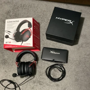 HyperX Cloud Alpha - Säljer min cloud alpha pga använt den fåtal gånger. Hör av dig om du är intressaerad!