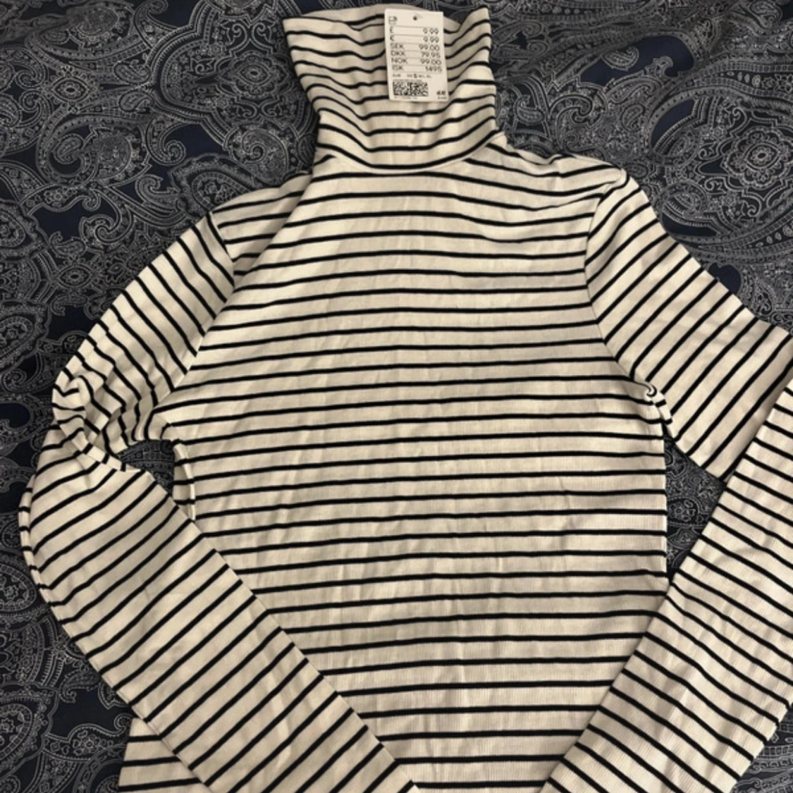 Två långärmade tröjor - 2