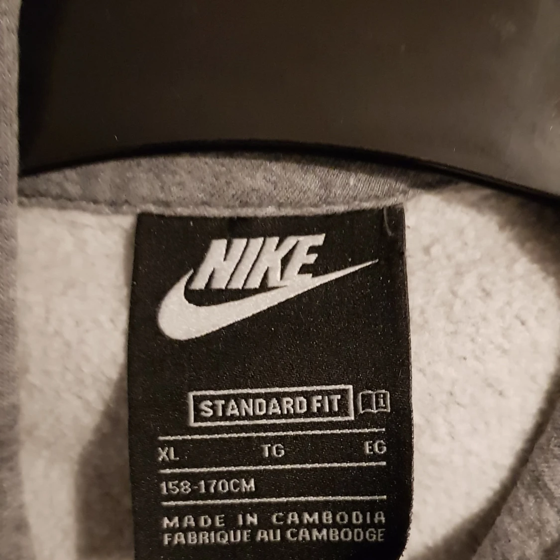 Grå hoodie från Nike 158-170 - 1