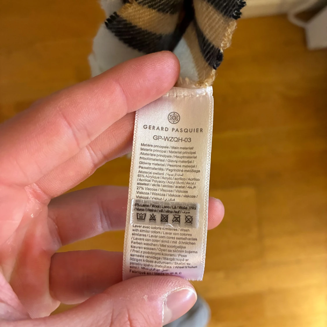Rutig halsduk från Gerard Pasquier - 2