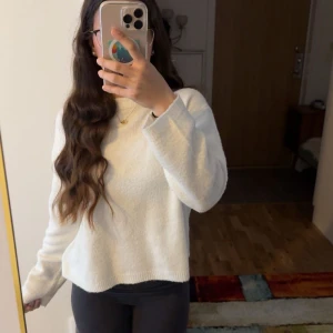 Lager 157 Vit stickad tröja - Mysig vit stickad tröja med långa ärmar från Lager 157💞
