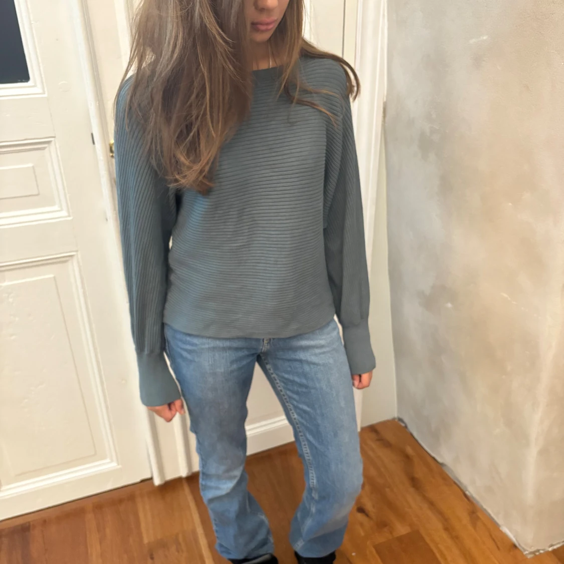 Mörkgrön ribbad tröja med långa ärmar - 2