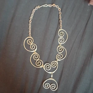Silver halsband - Halsband med swirl, alternative halsband, goth, silversmycken, emo smycken