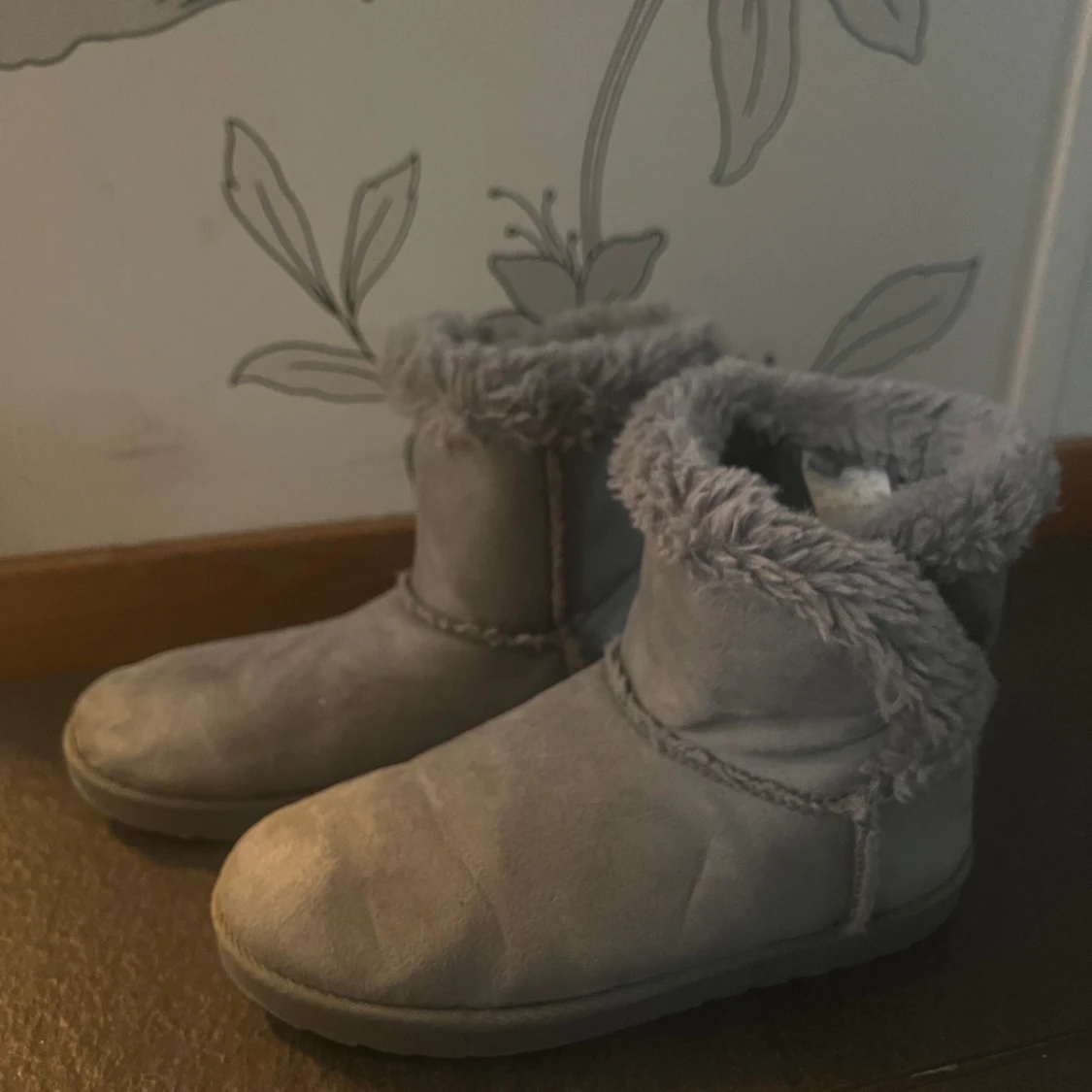 Gråa uggs
