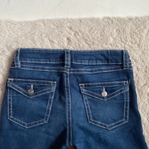 Jeans 164 - jeans från gina tricot str 164 bra skick