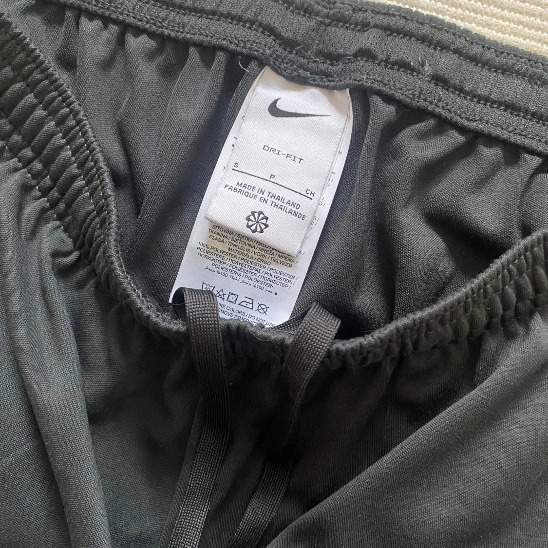 Grå Nike Dri-Fit träningsbyxor - 3