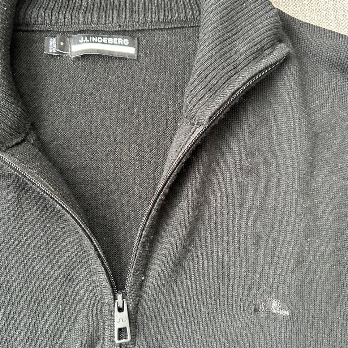 Svart half zip stickad tröja JLindeberg - 2
