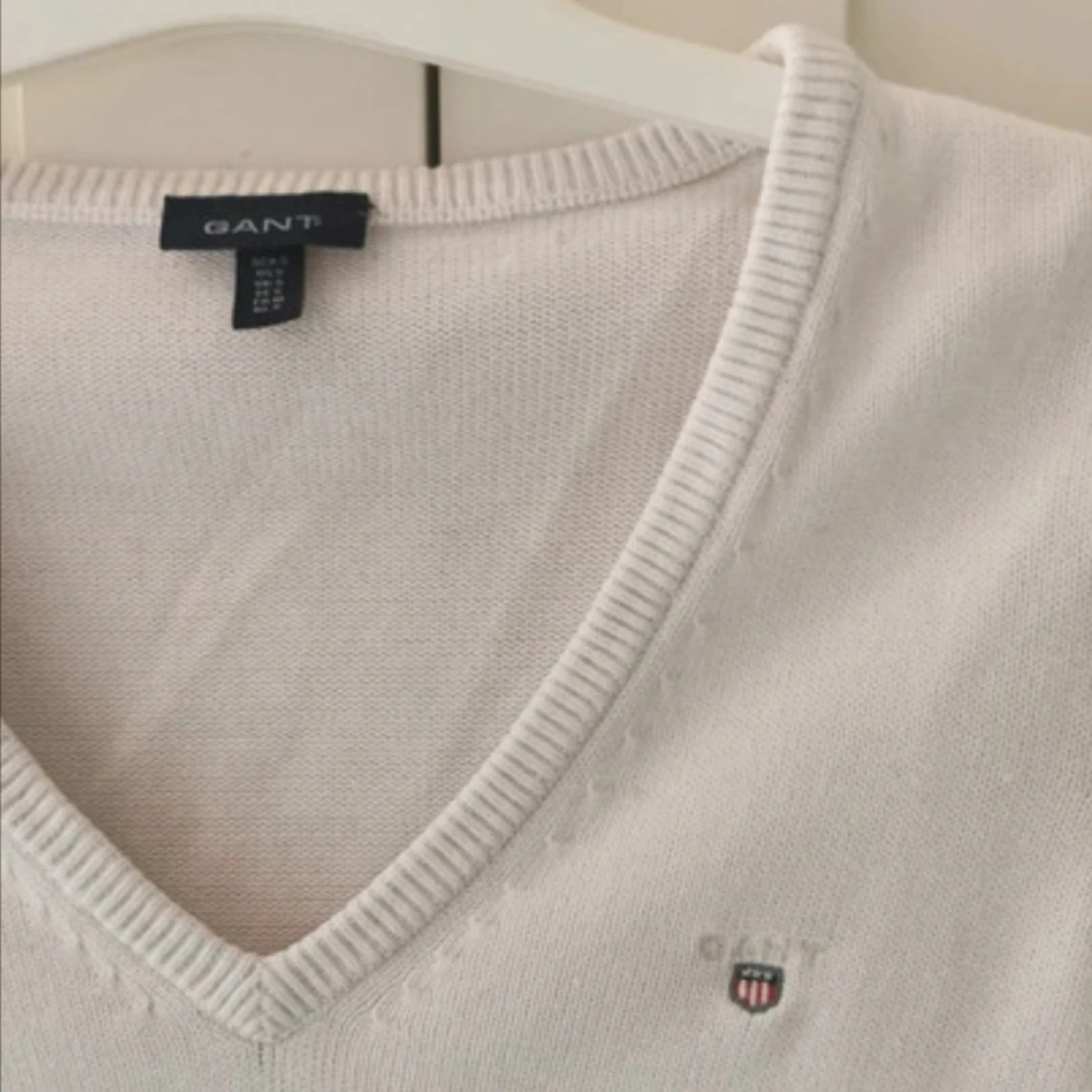 V-ringad tröja GANT  - 1