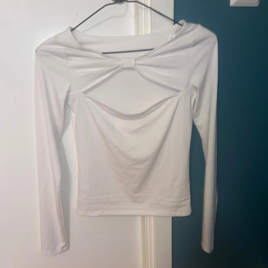 Vit långärmad topp med cut out H&M - 1
