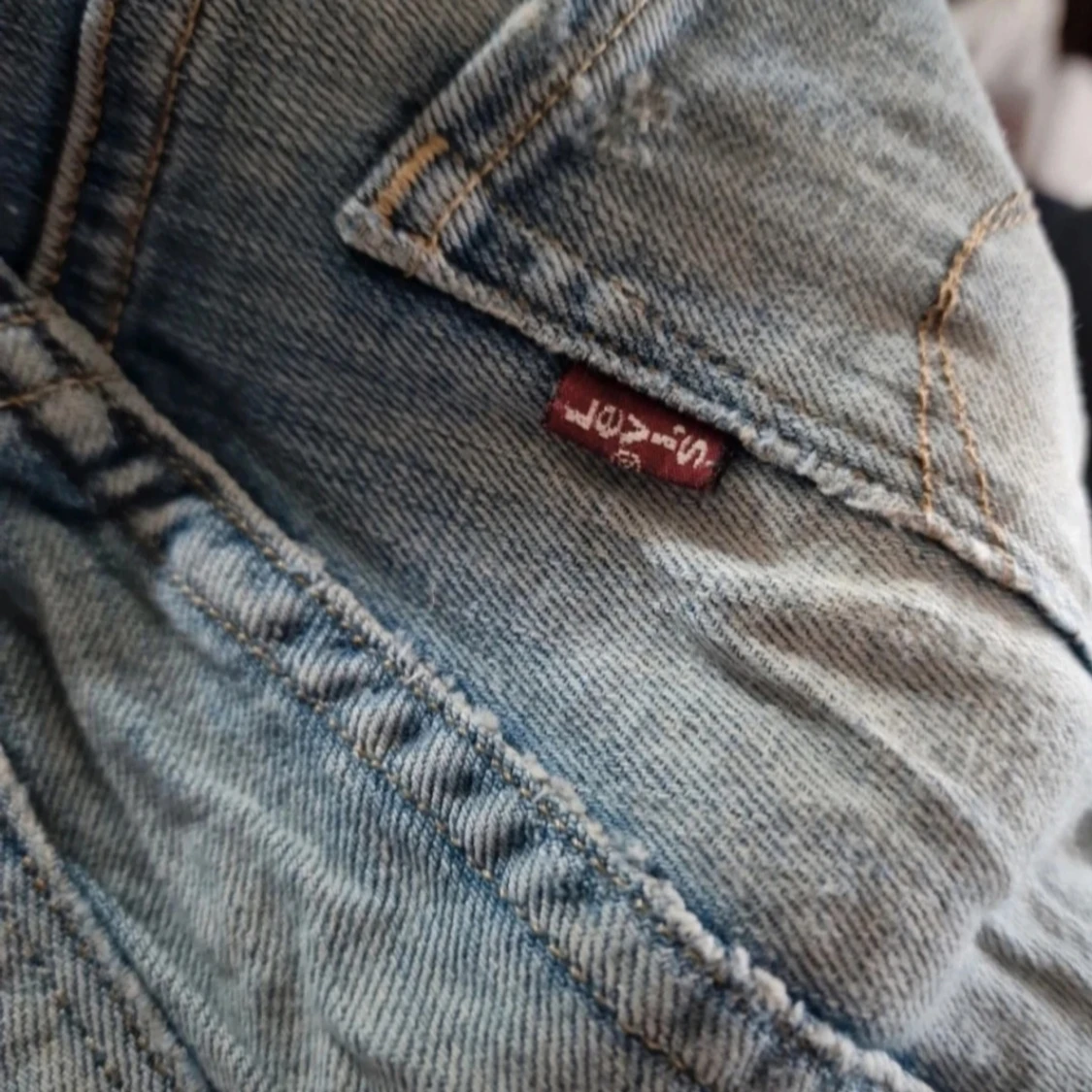 Levis 511 ljusblå slitna jeans - 4