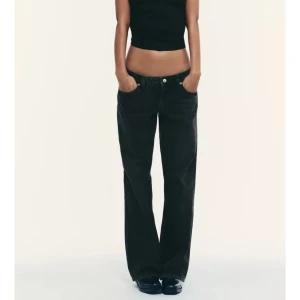 Zara jeans - Lågmidjade straight jeans storlek 36 ljusblå