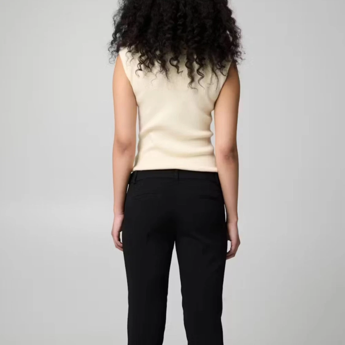 Svarta lågmidjade kostymbyxor från BikBok - 1