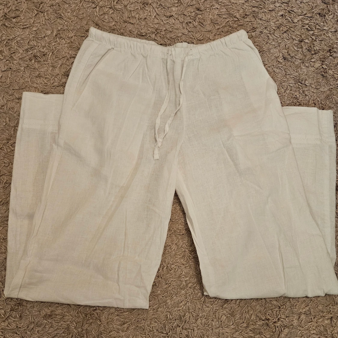 Vita linnebyxor Gina Tricot - 1