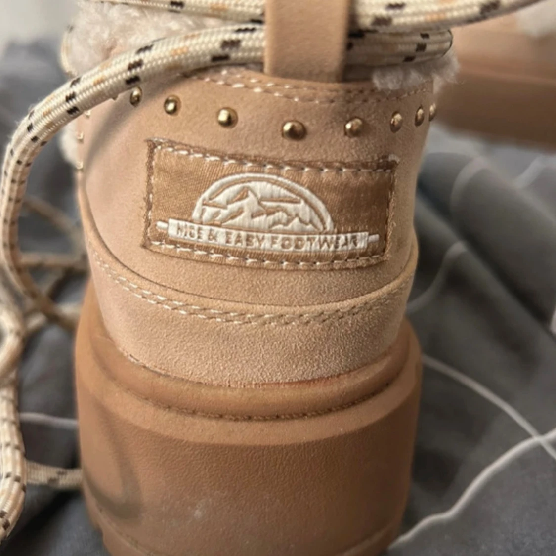 Beiga moon boots från Bershka - 4