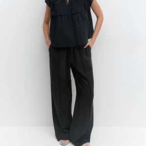 Byxor  - Nya med prislappen kvar 