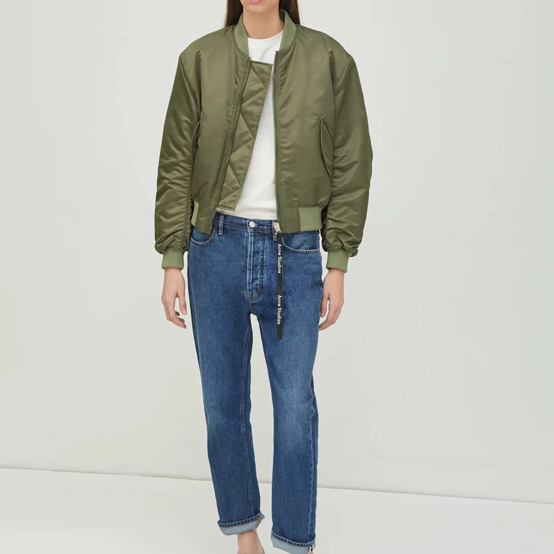 Olivgrön bomberjacka från Acne Studios - 2