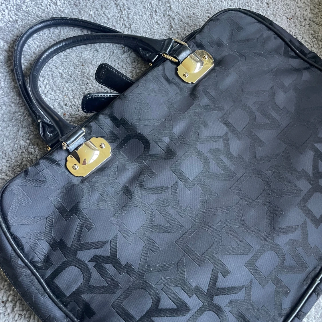 Svart datorväska från DKNY - 3