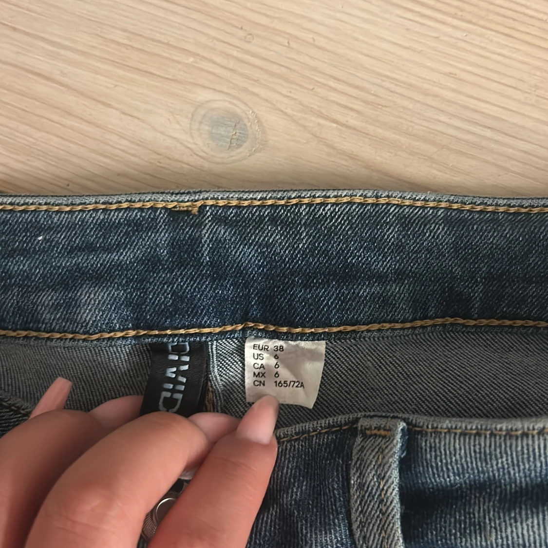Blå bootcut jeans från H&M, strl 38 - 2