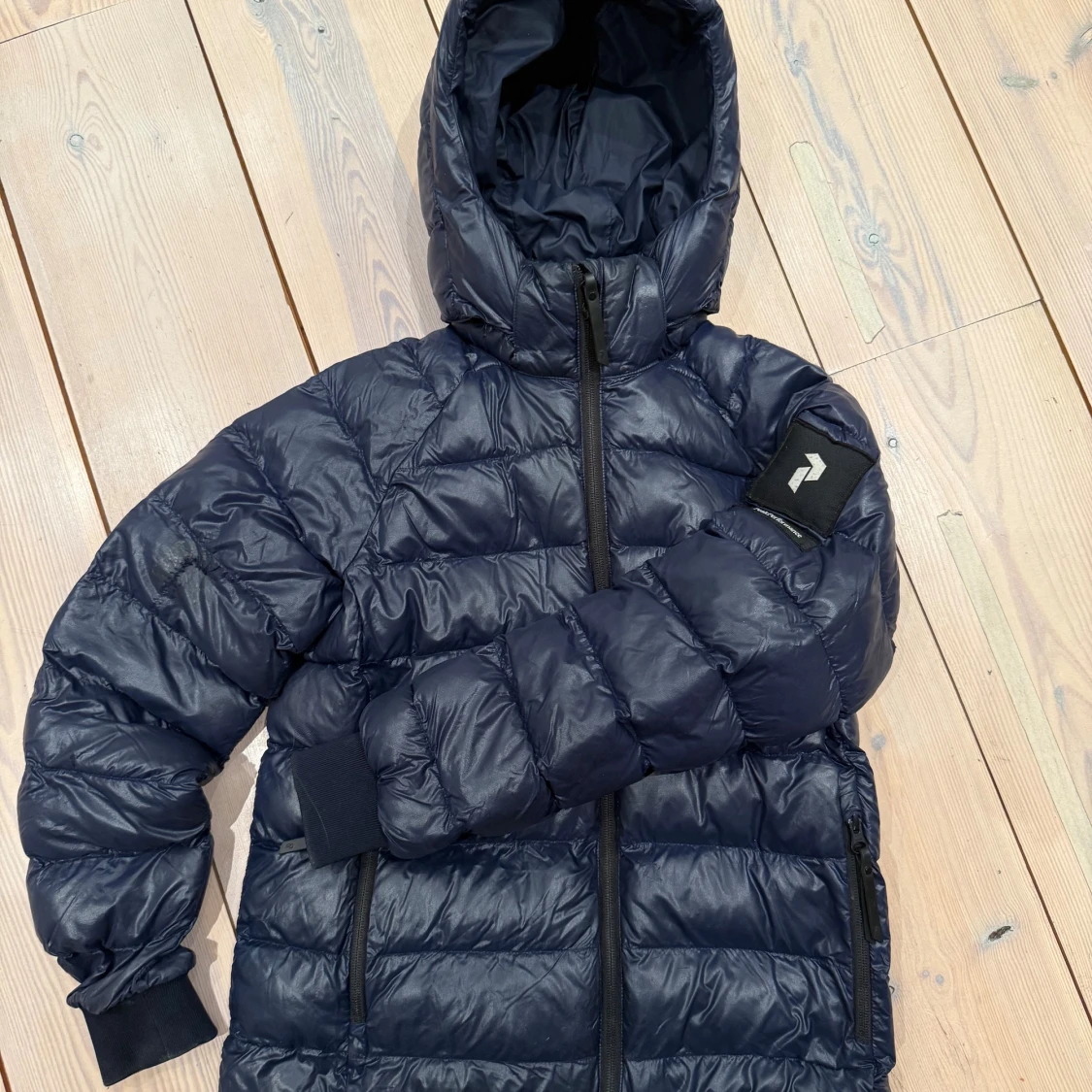 Mörkblå pufferjacka med huva - 2