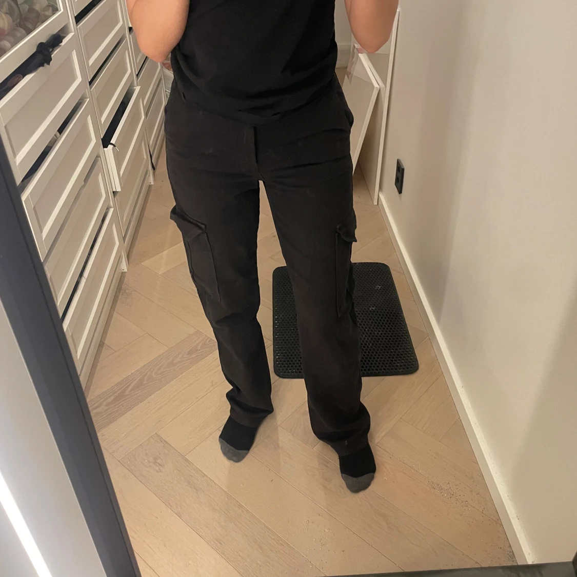 Svarta cargobyxor från STR, stl 36
