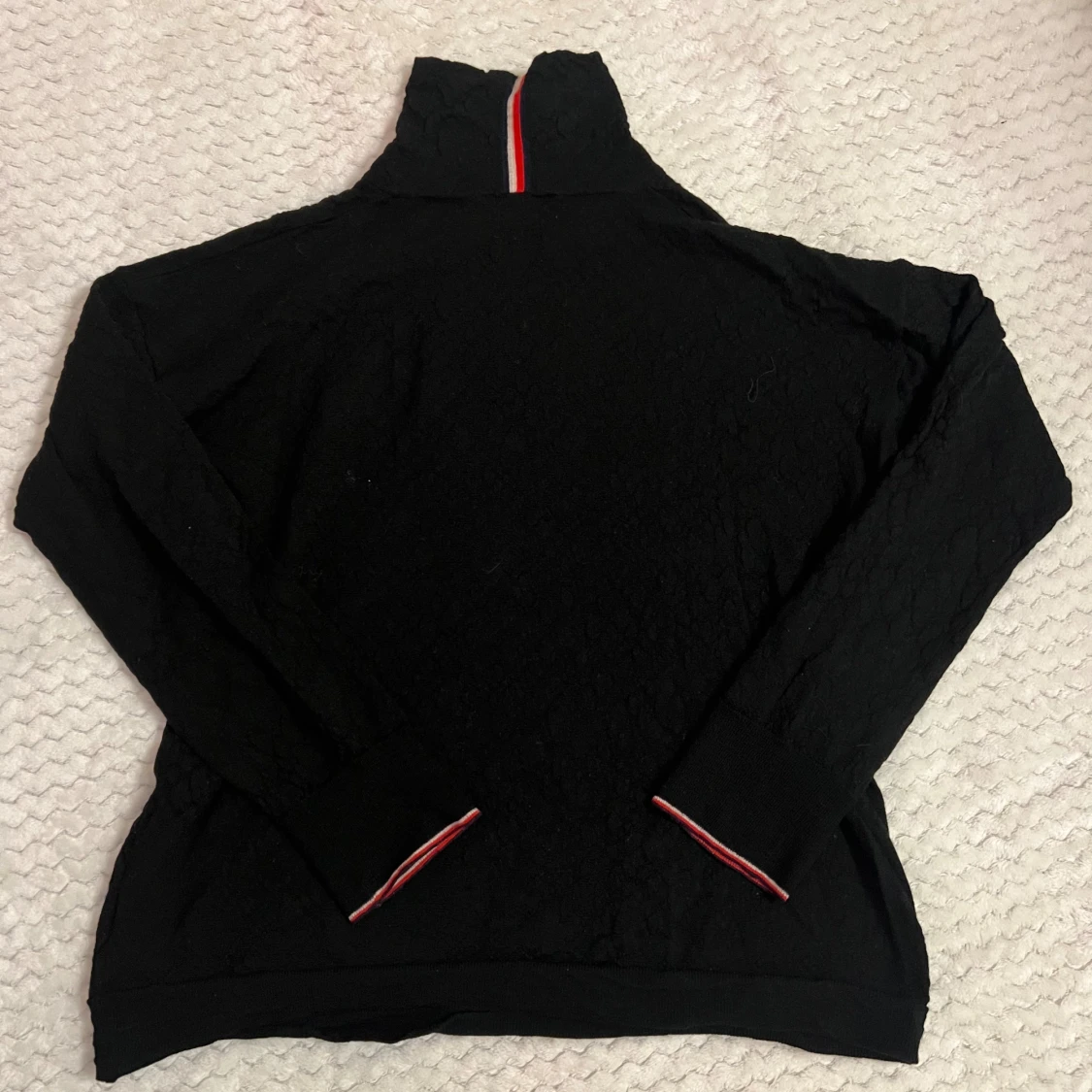 Svart polotröja från Tommy Hilfiger - 1