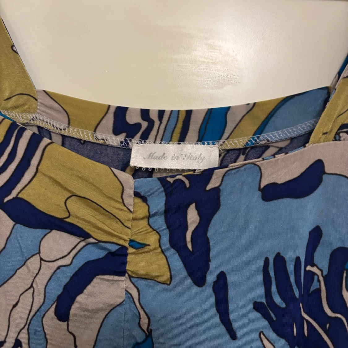 Blommig blå och grön linnetopp - 2