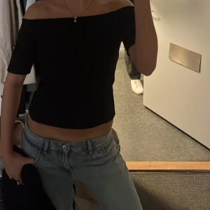  offshoulder topp - såå snygg offshoulder topp❣️ använd 2 ggr, passar mig som är S😇